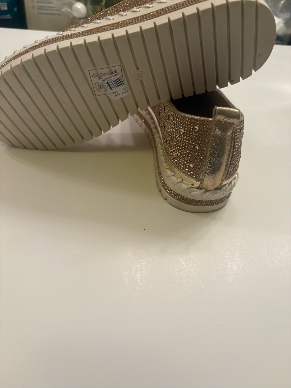 NIB Azalea Wang Brittany Rose Gold Rhinestone Sneakers Size 9 - Picture 9 of 13